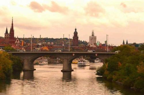 Willkommen in Würzburg اهلا بكم فى Willcome