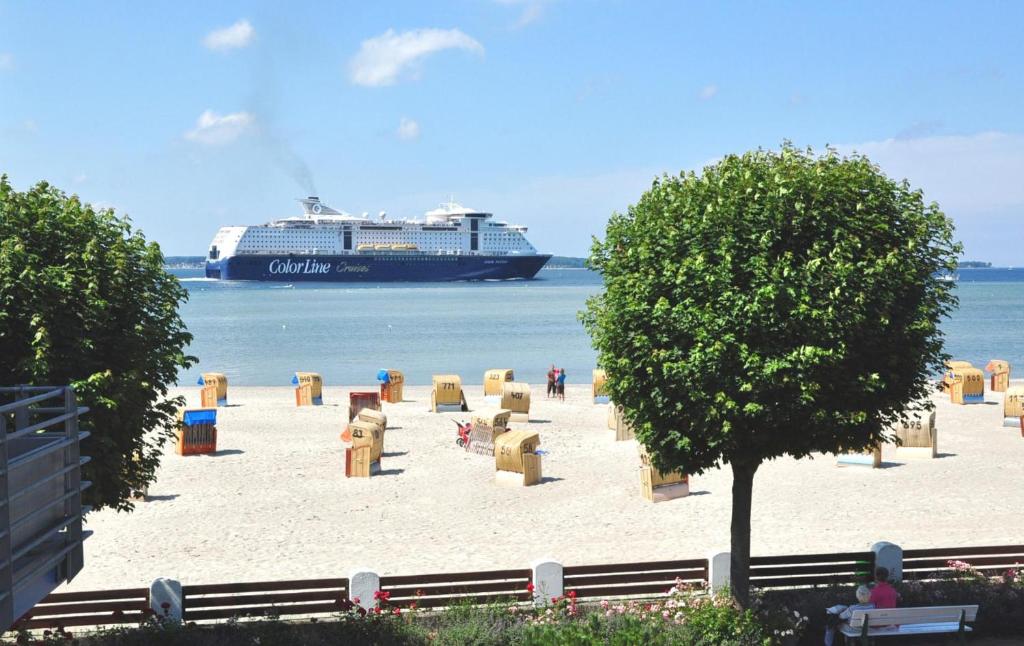 Windjammer_ Krusenstern Strandstraße 13, 24235 Laboe