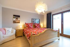 Wintertraum im Allgäu Alpine und Deluxe Sonnenwinkel, 4 Sterne Klassifiziert, WLAN gratis, großer Balkon mit Bergsicht, ruhig und doch zentral gelegen, tolle neu renovierte Ferienwohnung mit separaten Schlafzimmer, Brötchenservice, Hunde auf Anfrage