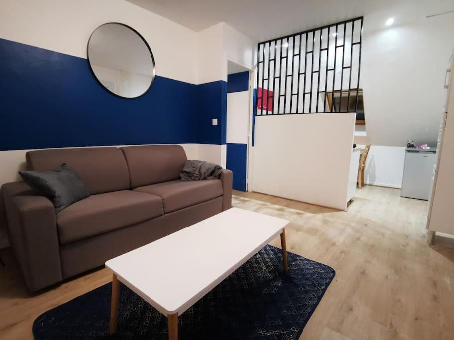 Wohlfuehl-Wohnung-mit-Sternekomfort-und-XL-Balkon-in-Tanne