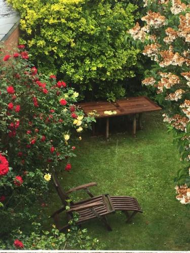 wohnliches , behagliches Zimmer mit Balkon und wifi