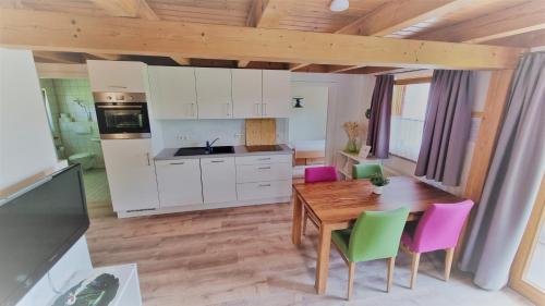 Wohnung #5 mit Balkon - zentrale dennoch ruhige Lage mit Terrasse - Stadtbus vor der Tür!