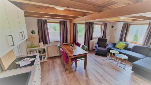 Wohnung #5 mit Balkon - zentrale dennoch ruhige Lage mit Terrasse - Stadtbus vor der Tür!