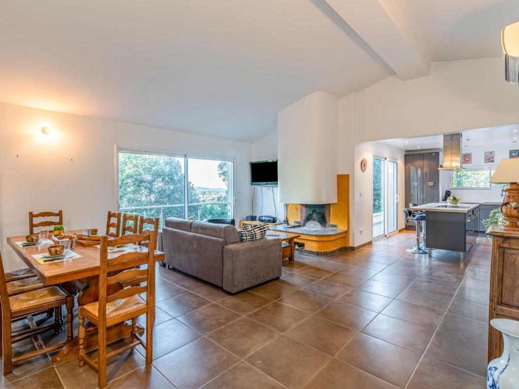 Wohnung #5 mit Balkon - zentrale dennoch ruhige Lage mit Terrasse - Stadtbus vor der Tür!