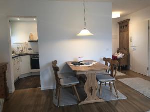 Wohnung Edelweiß - Wohnen auf Zeit - Homeoffice - nah am See - buchbar ab 28 Nächte