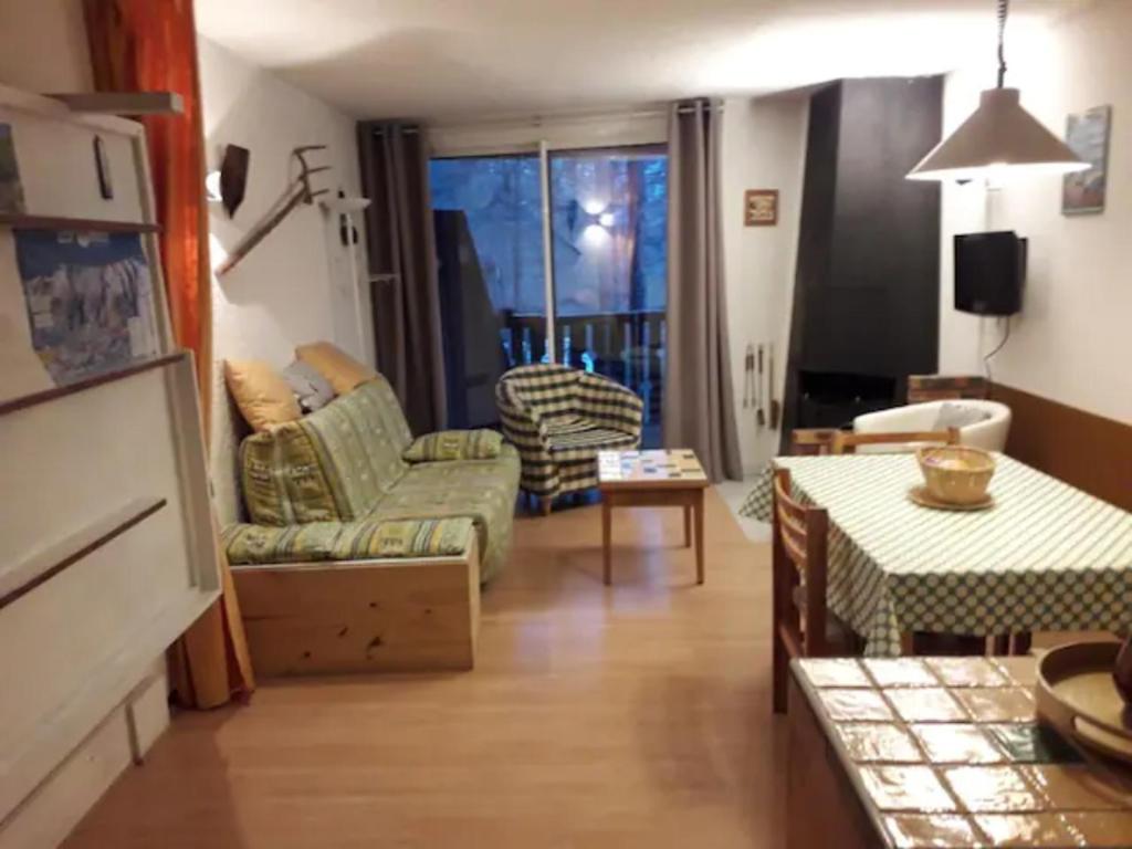 Wohnung für 12 Personen mit 6 Bädern