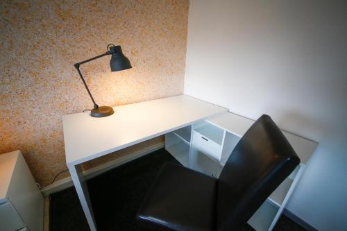 Wohnung mit Netflix, Prime, WiFi, Balkon & Garten in der Natur & unweit vom \