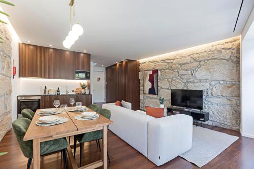 Wonderful 2BR Duplex Near River by LovelyStay