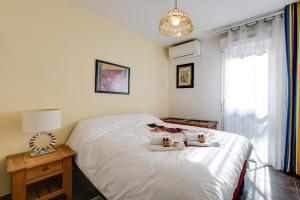 Wonderful 3 bedroom flat with AC and balcony and pool in Hyères - Welkeys