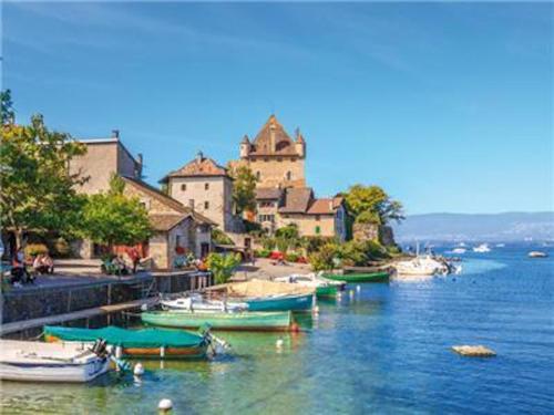Wonderful La Villa Du Lac - 1 Bedroom apartment sleeps 4 people
