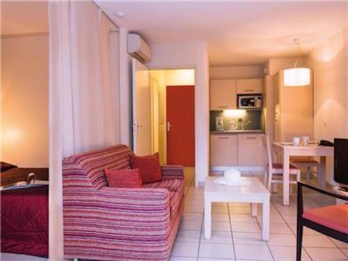 Wonderful La Villa Du Lac - 1 Bedroom apartment sleeps 4 people