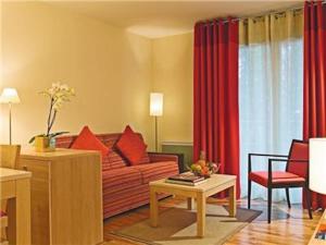 Wonderful La Villa Du Lac - 1 Bedroom apartment sleeps 4 people