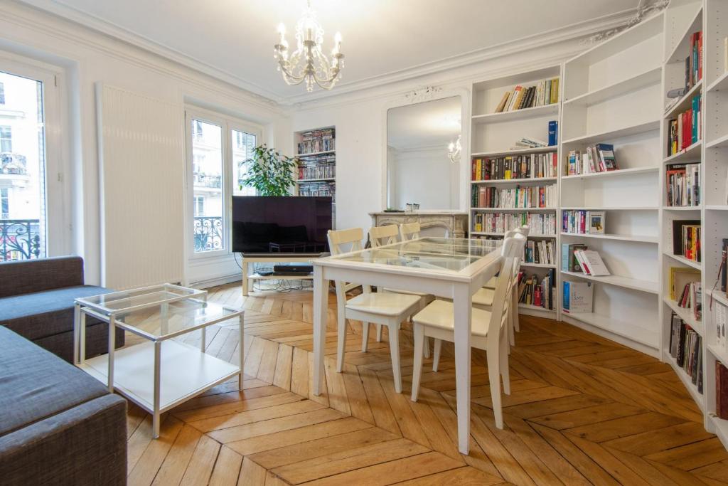 Appartement Wonderful typically Parisian apartment - Paris - Welkeys 55 Rue Claude Bernard 75005 Paris