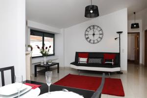 Wondrous Terrace Apartment in Cascais Center