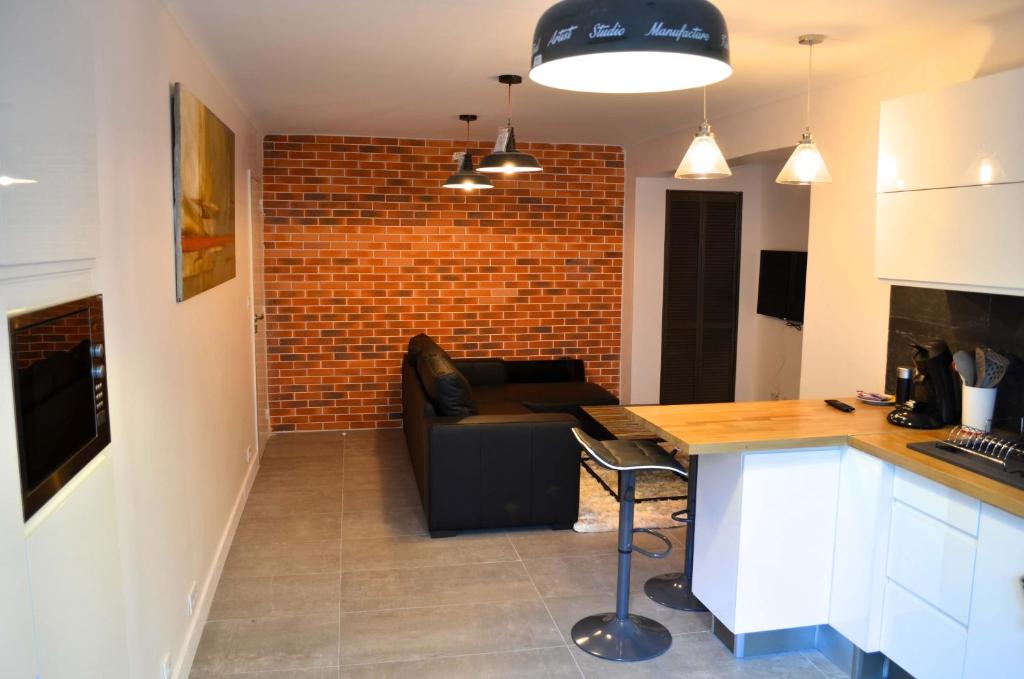 Wood & Bricks, appartement 1 chambre au calme - centre ville - Wifi 13 Rue Marceau, 64200 Biarritz