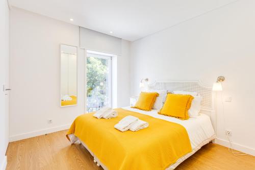 Wood Premium Downtown Apartment by DA'HOME