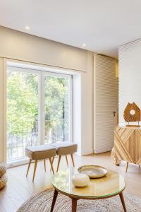 Wood Premium Downtown Apartment by DA'HOME