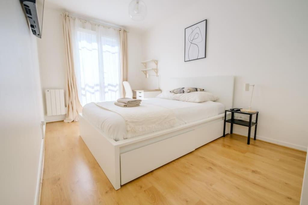 Woody Cosy Appartement A 4, 1er étage 9 Rue Urbain le Verrier, 77127 Lieusaint