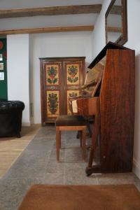wunderschöne Ferienwohnung in Winterhausen mit Küche, Bad und Piano