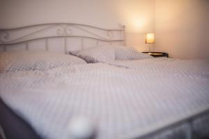 Wunderschöne neue 3,5 Zimmerwohnung Nähe Kassel Bis 7 Personen
