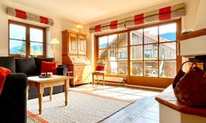 Wunderschöne Wohnung mit Balkon und Blick auf die Alpen