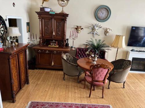 Wunderschönes Herrenzimmer/Loft in der Innenstadt