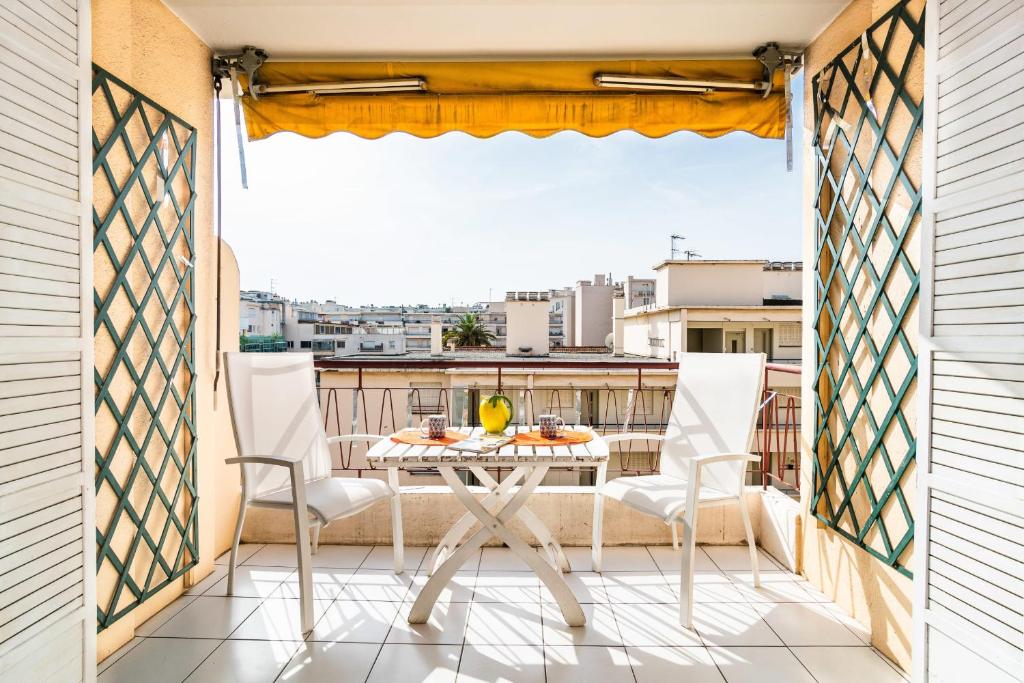 Appartement Xenard 3 pcs AR Croisette Gén Ferrié 12 rue Général Ferrié Bougainvillées #123 - 5eme ét 06400 Cannes