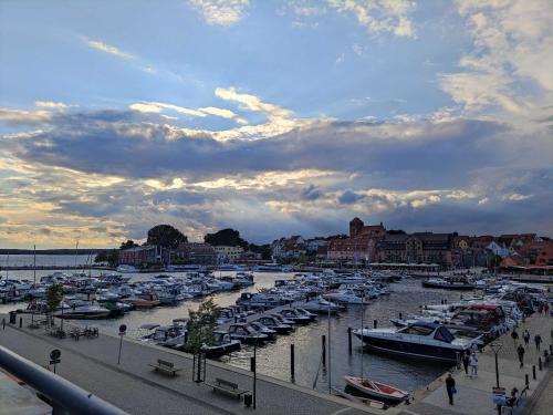 Yachthafen Lounge Objekt ID 13064-9