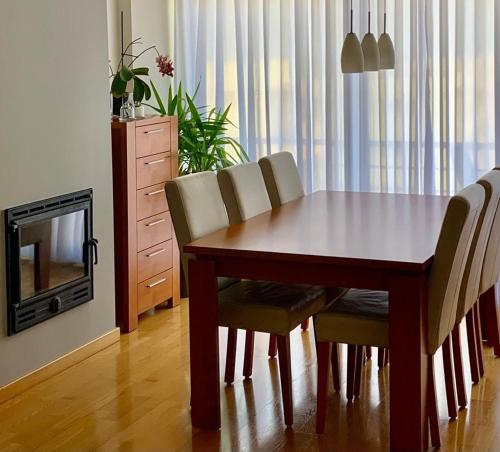 Yellow Five Apartment