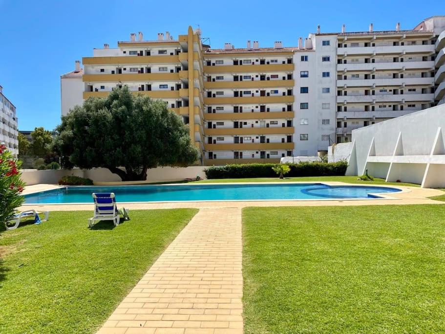 Your Holiday Home - Albufeira 910 Rua Manuel Teixeira Gomes APT 201, 8200-291 Albufeira