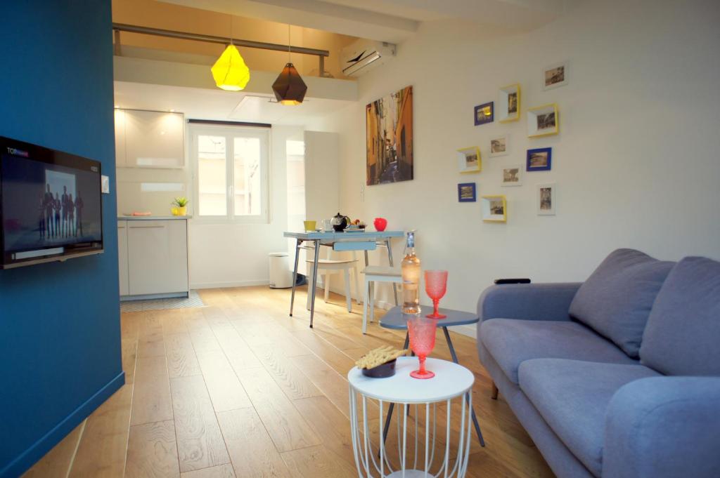 Ze Perfect Place - Superbe Studio Vieux Nice - calme et climatisé 31 Rue Droite - 5è étage, 06300 Nice
