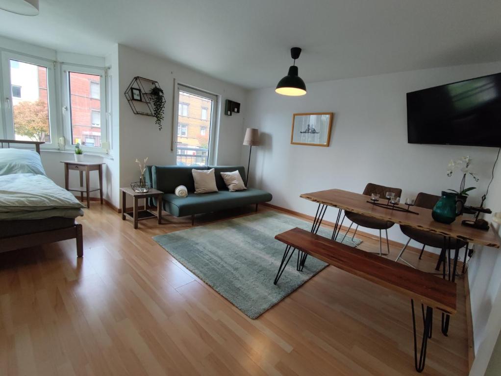 ZEN Apartment - good traffic connection - bright 88 Rheinstraße, 76185 Karlsruhe