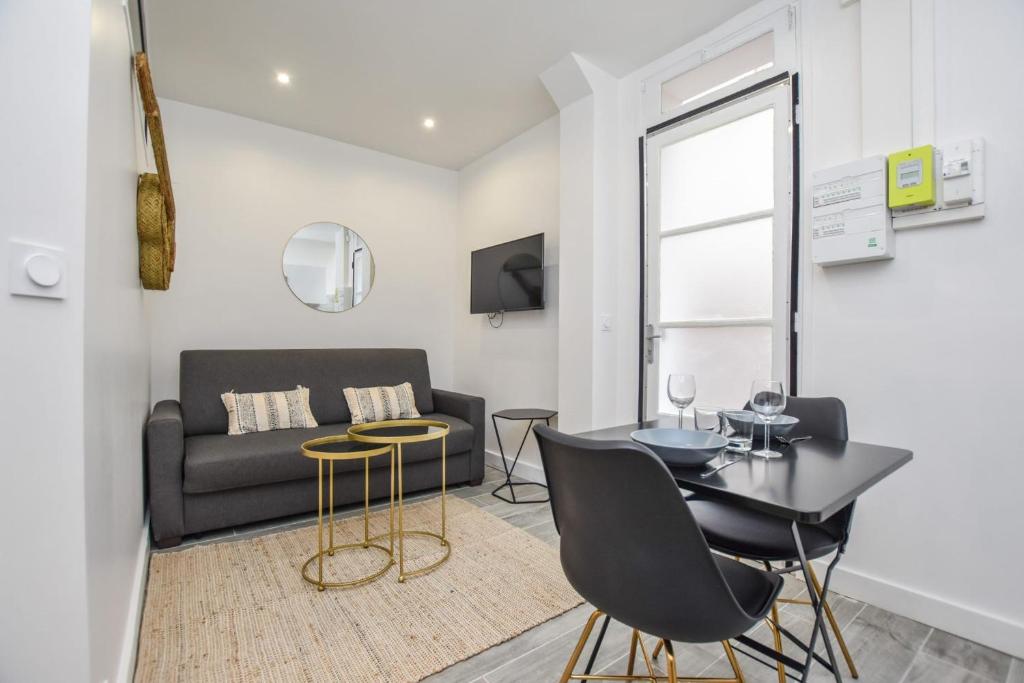 Zen Newton Apartment