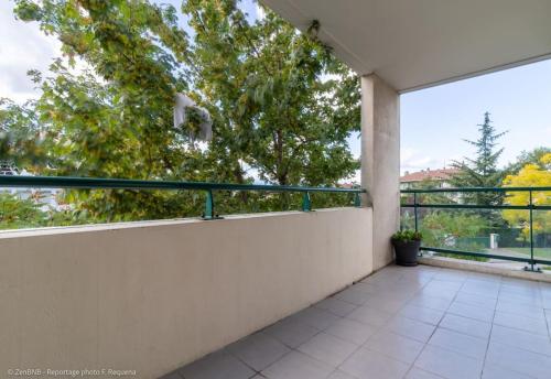 ZenBNB - Le Majestic / Appartement avec 1 chambre / Parking Privé / Balcon