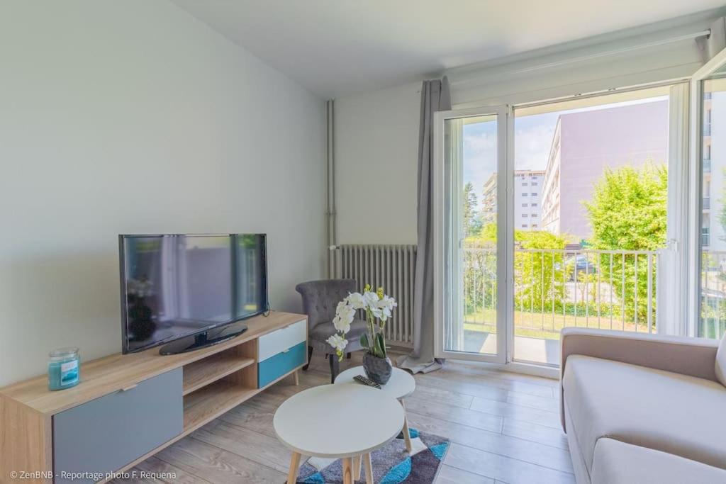 Appartement ZenBNB LES CHAMARANDES - STUDIO 7 Rue de la Paix 74240 Gaillard