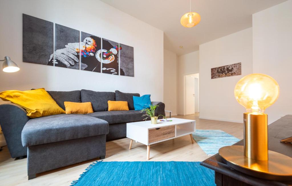 Appartement Zentral CITY Lage MODERN NETFLiX Küche WLAN, Hasselbachplatz, 4Schlafplätze 226 Breiter Weg 39104 Magdebourg