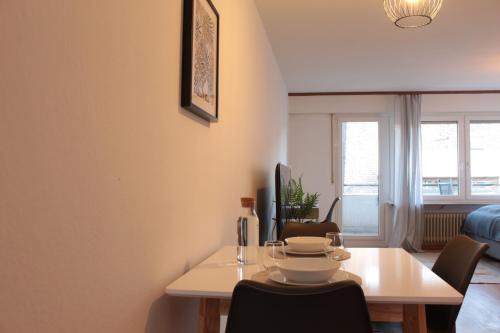 Zentral. Stylisch. Balkon & Parkplatz. Netflix