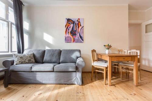 Zentrale Altbauwohnung im Helmholtzkiez