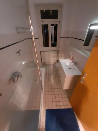 Zentrale EG Wohnung mit Balkon