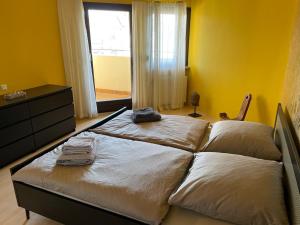 Zentrale großzügige Penthouse Whg am Stadtpark in 15 Min mit U-Bahn zur Messe