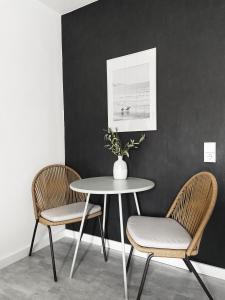 Zentrales strandnahes Design-Apartment mit Balkon und Parkplatz
