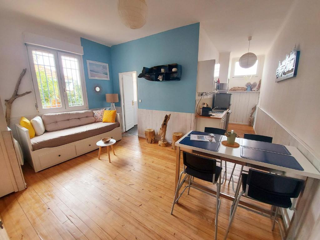 Zentrumsnahe schöne Altbauwohnung bis 4 Personen