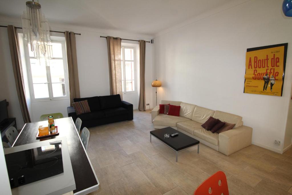Appartement Zone piétonne, 3 chambres, 3 SDB 2° etage 3 Rue Emile Négrin 06400 Cannes