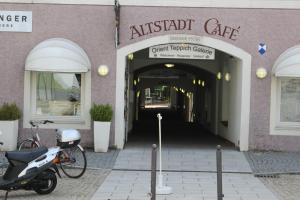 ZV-Scholtz Burghausen Stadtplatz 95
