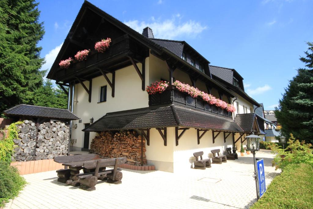 Appartements Appartementhaus am Fichtelberg Weststrasse 10a, 09484 Kurort Oberwiesenthal