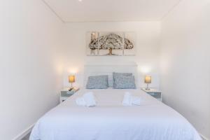 #110 Cozy & Beautiful NewTown Flat Near Oura Beach