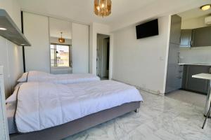 2 bedroom & studio Palais Royal 2 mins from Croisette and Carlton