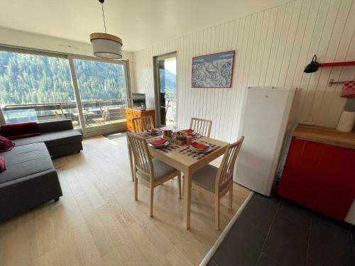 2 comfortable studios of 2-4 persons each in Chatel center