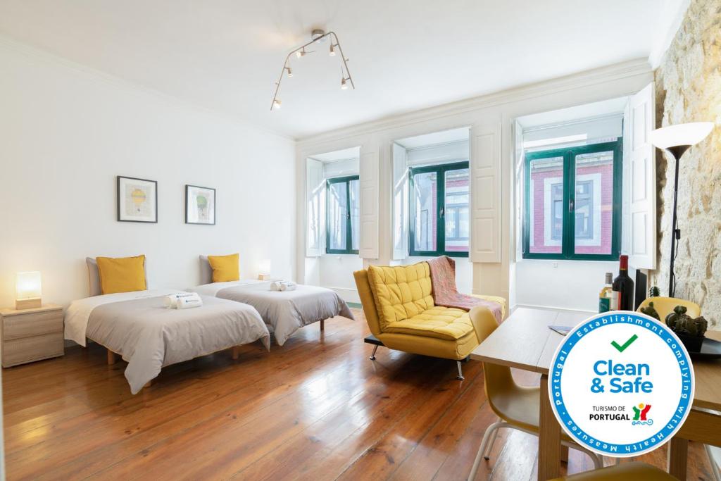 4 Modern Studios with Terrace - Walk Everywhere 450 Rua de Miguel Bombarda 1º Frente, 4050-014 Porto