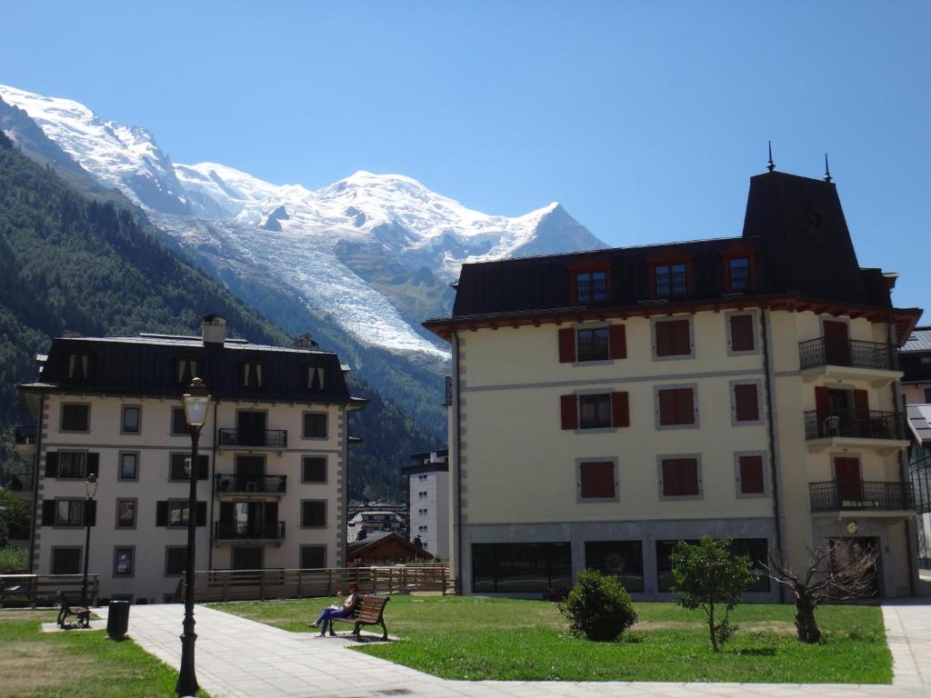 4-star apartments in Chamonix centre with free private parking 221 Rue du Docteur Paccard, 74400 Chamonix-Mont-Blanc